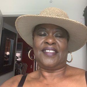 Meet your Posher, Pamela